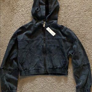 Cropped Francesca’s size medium black denim jacket